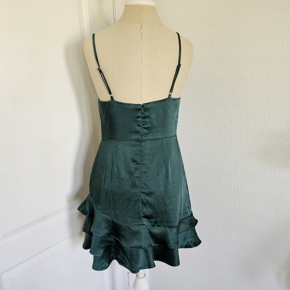Lulu's Dreams Come True Emerald Green Satin Ruffled Mini Dress Size M - Picture 7 of 10